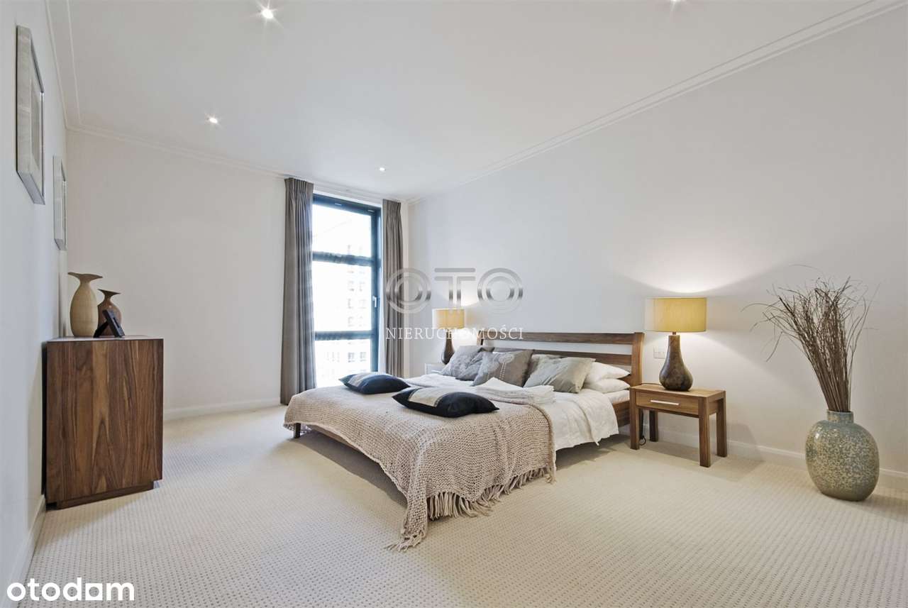 Lipa Piotrowska / Trzy pokoje z ogrodem / Winda-0