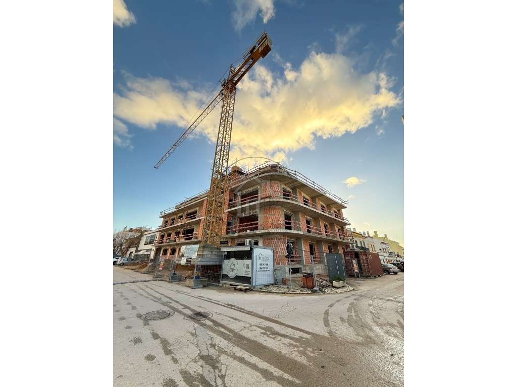 Apartamento T3+1 Duplex Novo Alcochete-1