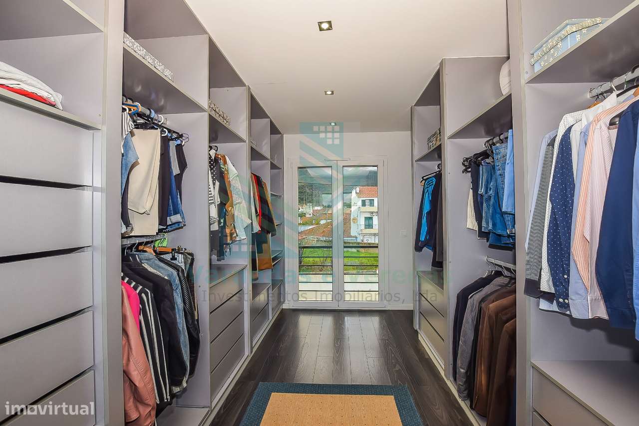 Moradia de luxo T5 com piscina e anexo-29