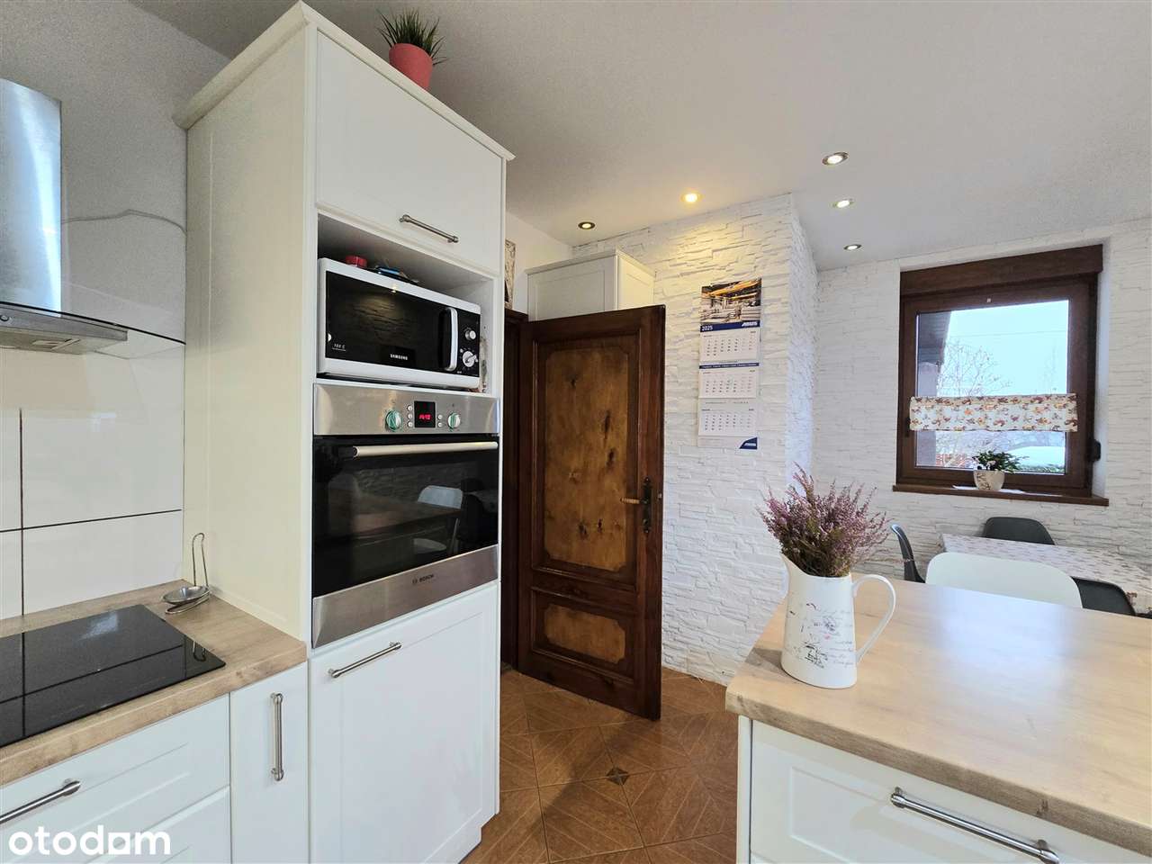 Wolnostojący dom z garażem gotowy do zamieszkania przy lesie-7