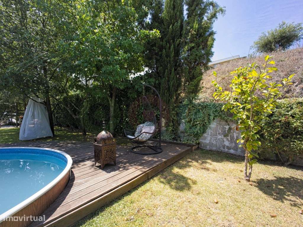 Moradia T3 em Vale S. Cosme- Piscina e jardim privativo-41
