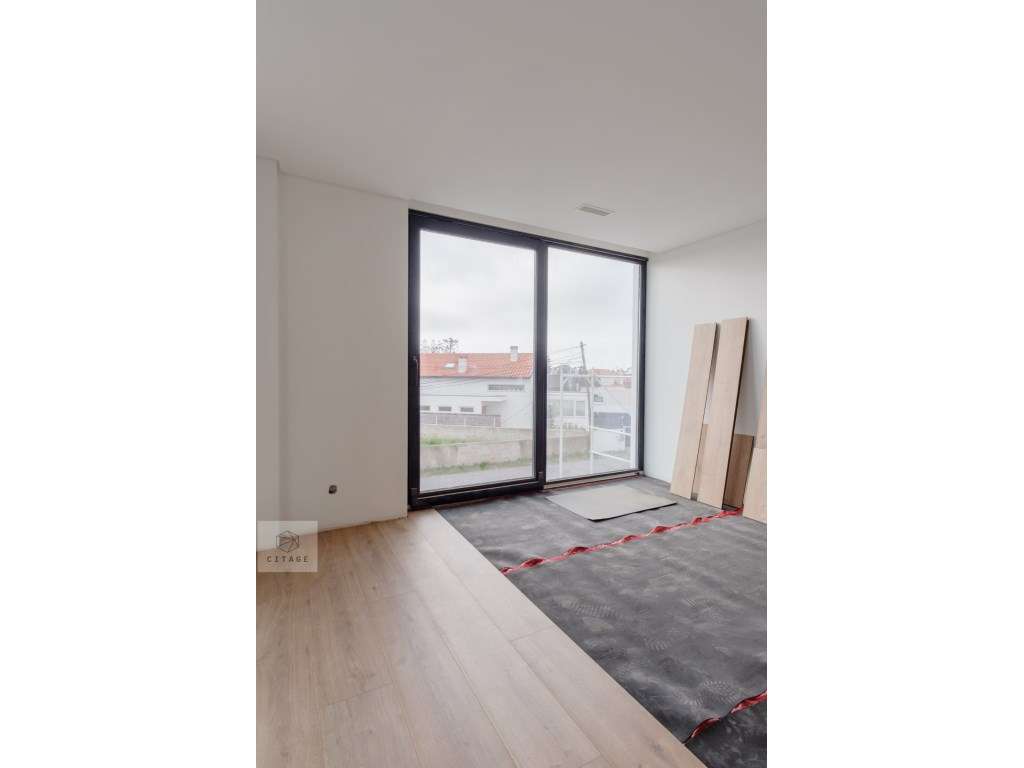 Moradia T4 com piscina no Magoito Sintra-16