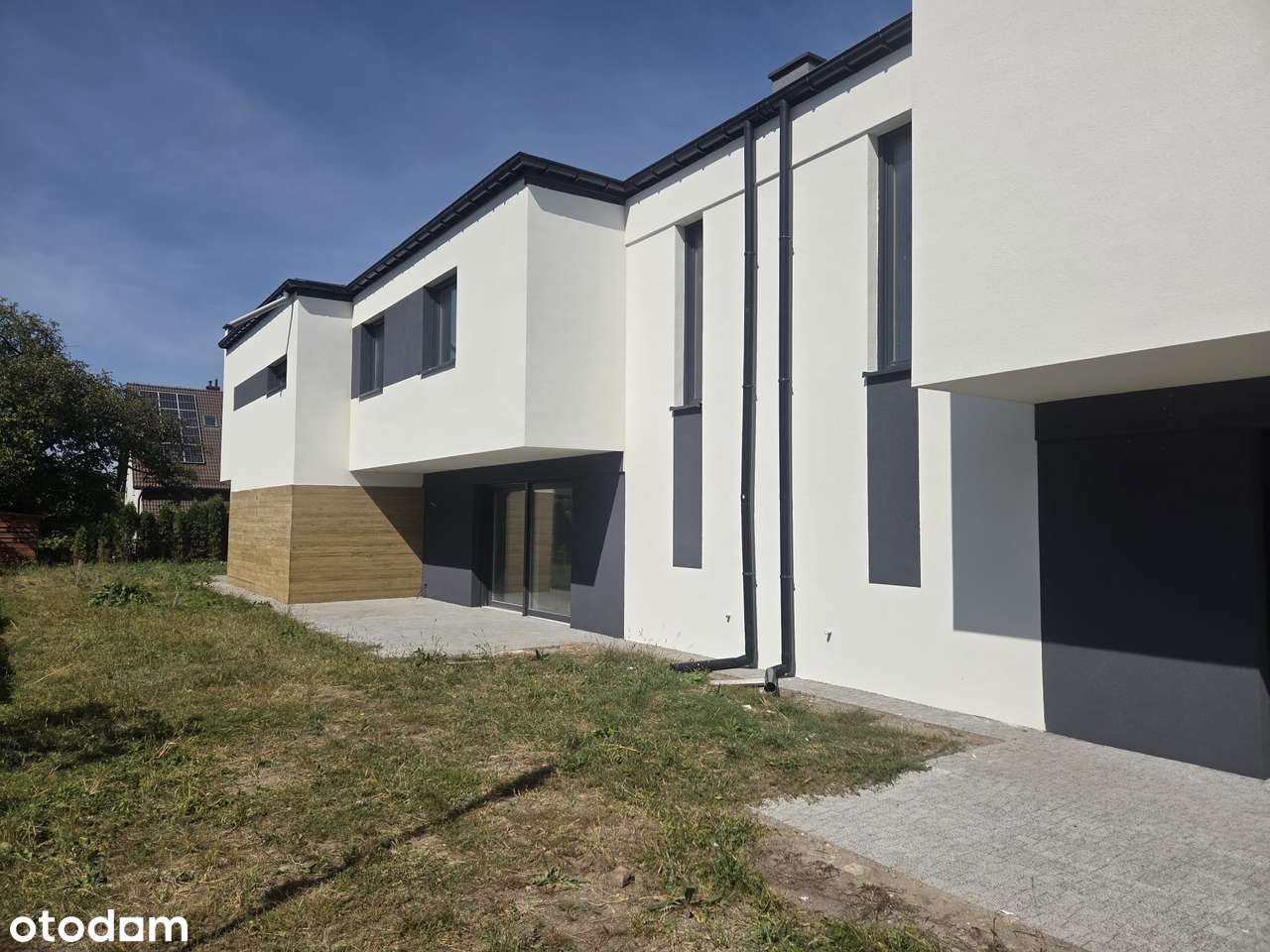 Skrajny segment / szereg z dużym ogródkiem w doskonałej lokalizacji!-5