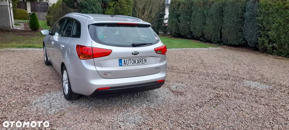 Kia Ceed 1.6 GDI SW ISG Vision - 26