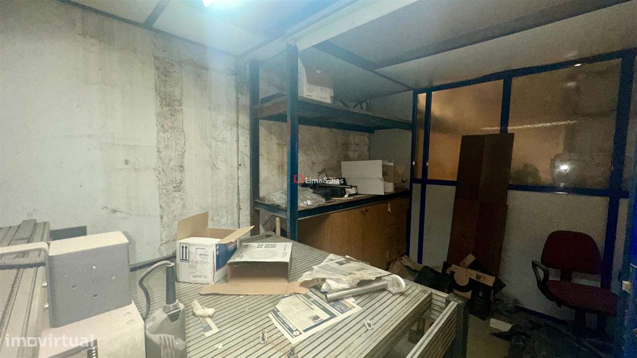 Armazém, Industria em Oliveira do Douro-23