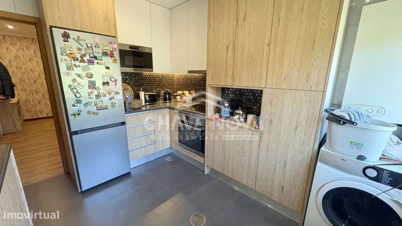 Apartamento T2 Duplex Renovado com Terraço, Garagem Box e 3 WC-4