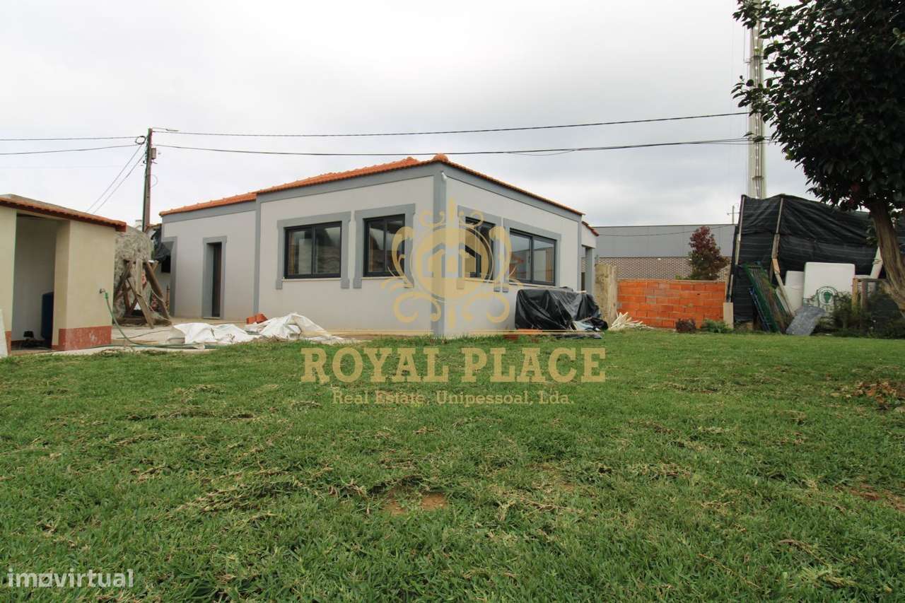 Moradia V2 Renovada com Anexo, Lourosa-25