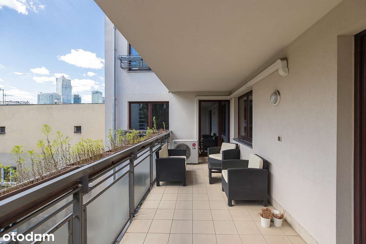 Apartament z TARASEM w cichym zakątku na Wspólnej-10