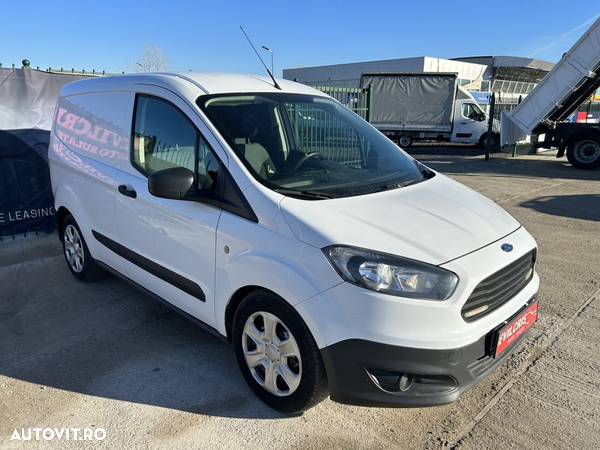 Ford Transit Courier - 18