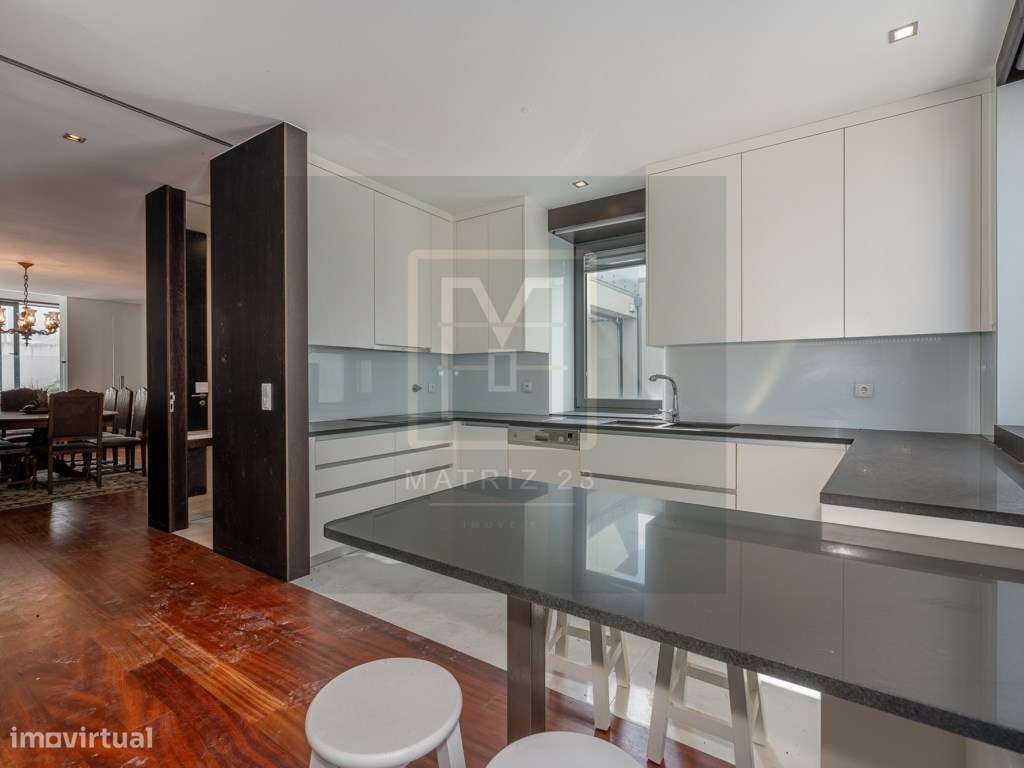 MORADIA T4+1 | 2 TERRAÇOS | LOGRADOURO | GARAGEM | PORTO-18