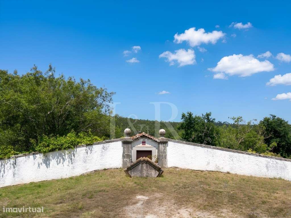 Quinta senhorial do séc. XVIII com capela e jardins em Torres Vedras-19