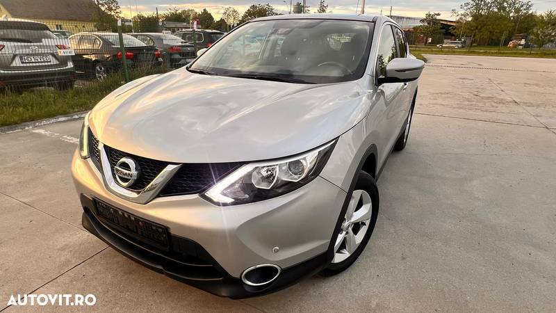 Nissan Qashqai 1.6 dCi DPF 4x4 Start/Stop acenta - 1