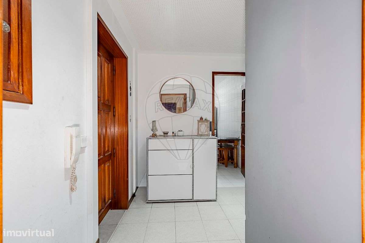 Apartamento T3 Parcialmente Renovado, situado em Ferreiros, Braga-9