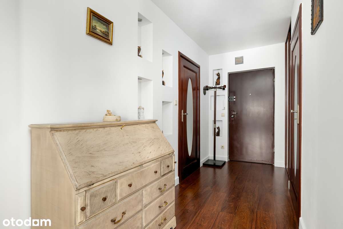 Apartament w świetnej lokalizacji, blisko Centrum, 3/4 pokoje .-16