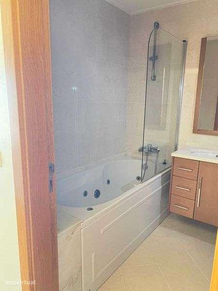 Exclusivo T3 no último piso - Parque das Nações - Vista desafogada - Grande imagem: 4/11