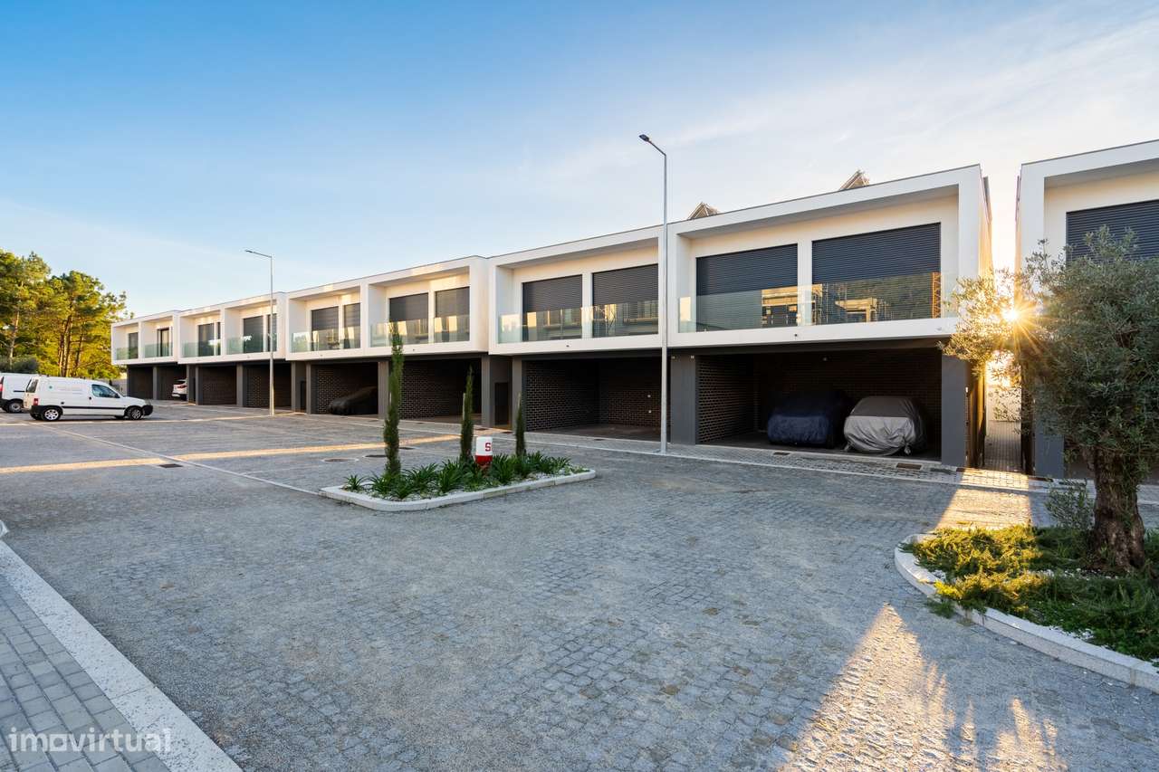 Moradia T4 de Gaveto de Luxo | Aldeamento João Paulo II – Esposende - Grande imagem: 4/51