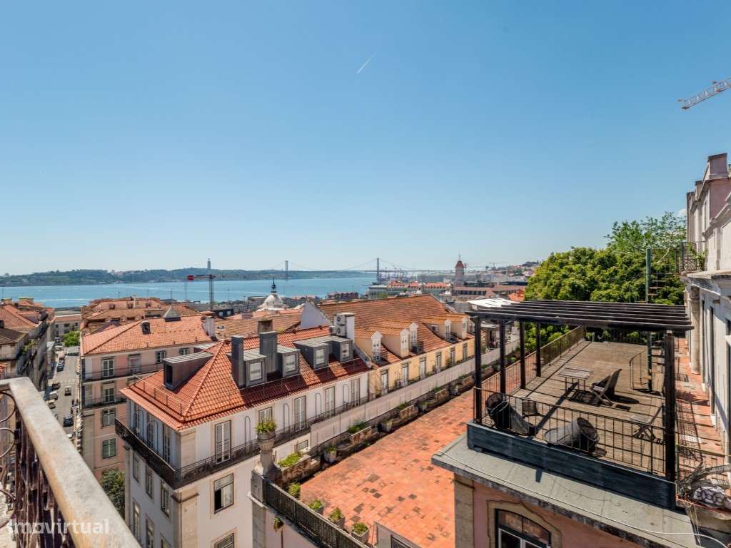 Apartamento T1+1, em prédio recuperado com elevador no Chiado - Grande imagem: 4/38