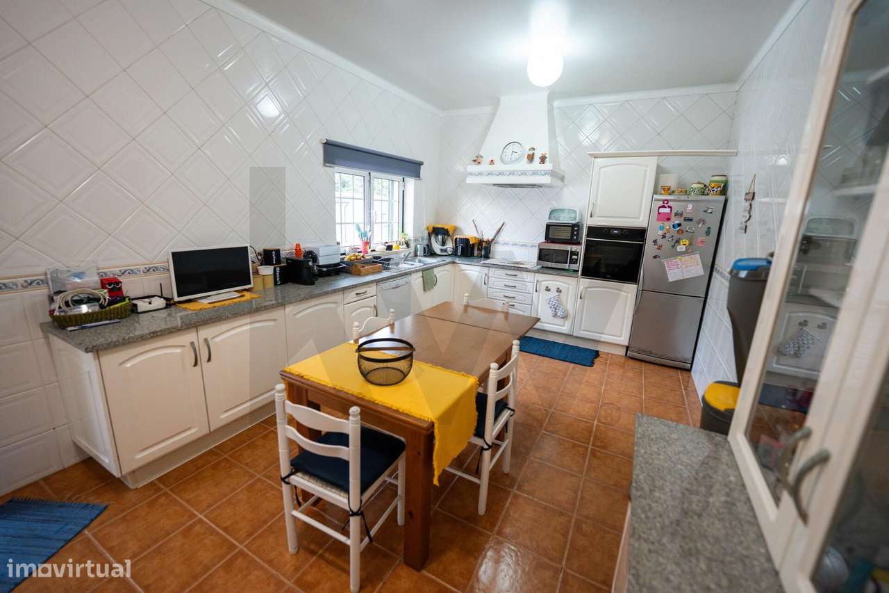 Moradia T5 com Jardim, Terreno com furo e Garagem – Souselas e Botão | - Grande imagem: 5/55