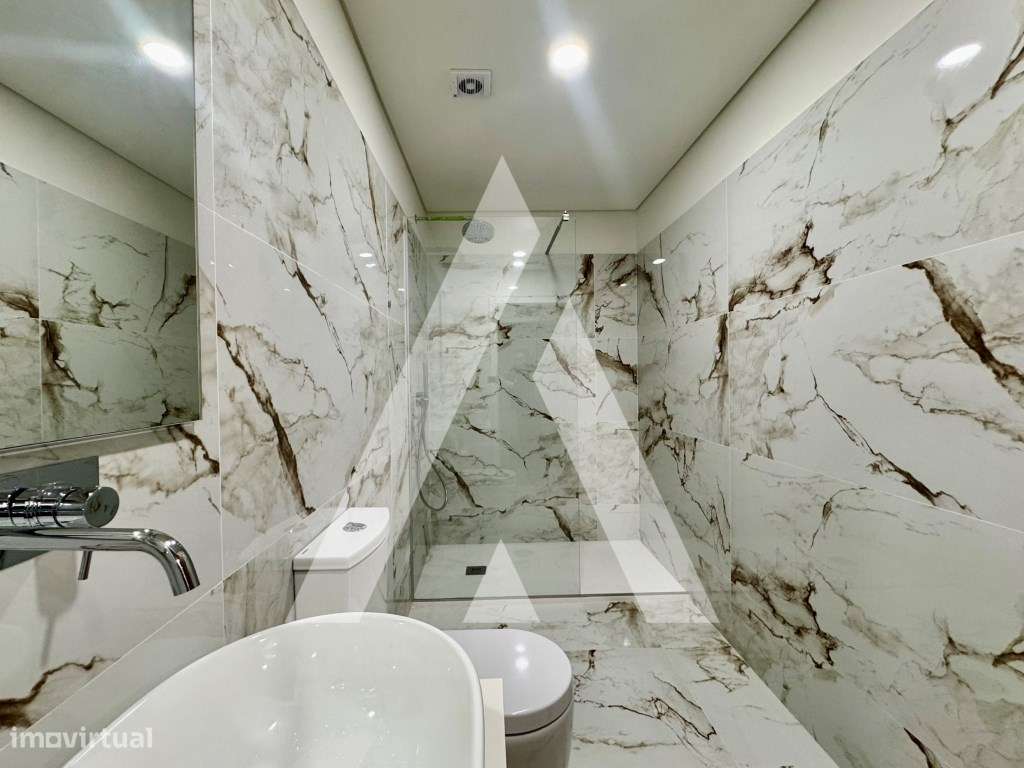 Apartamento T1 com Amplo Terraço no Centro do Porto-6