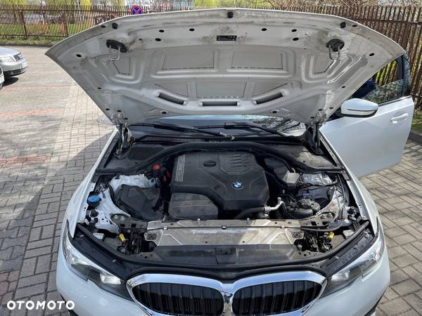 BMW Seria 3 320i - 26