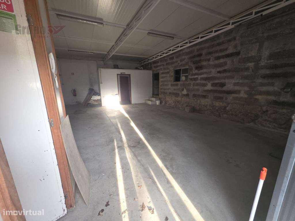 Moradia T3 com Armazém de 300m² - O Equilíbrio Perfeito entre Habit...-30