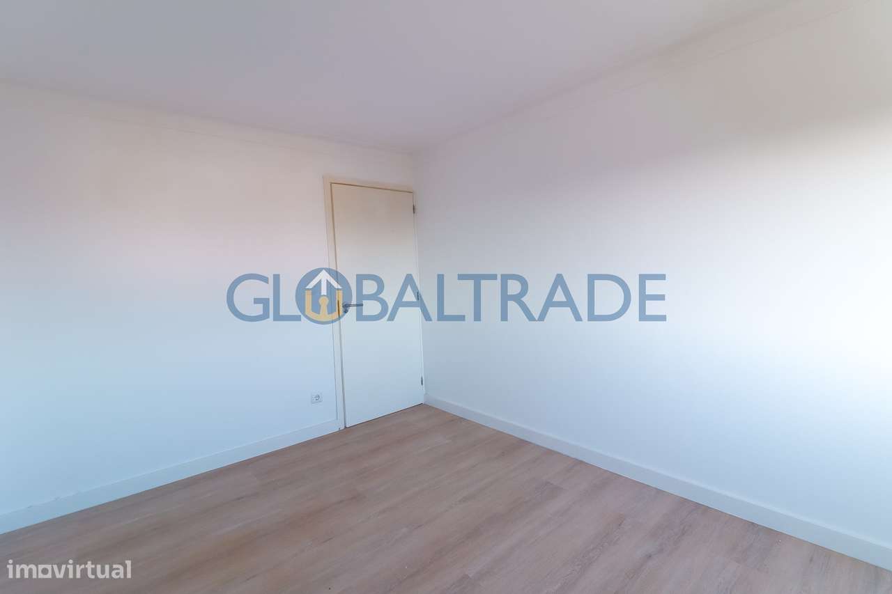 Apartamento T2 Renovado & Equipado em Rio Tinto-21