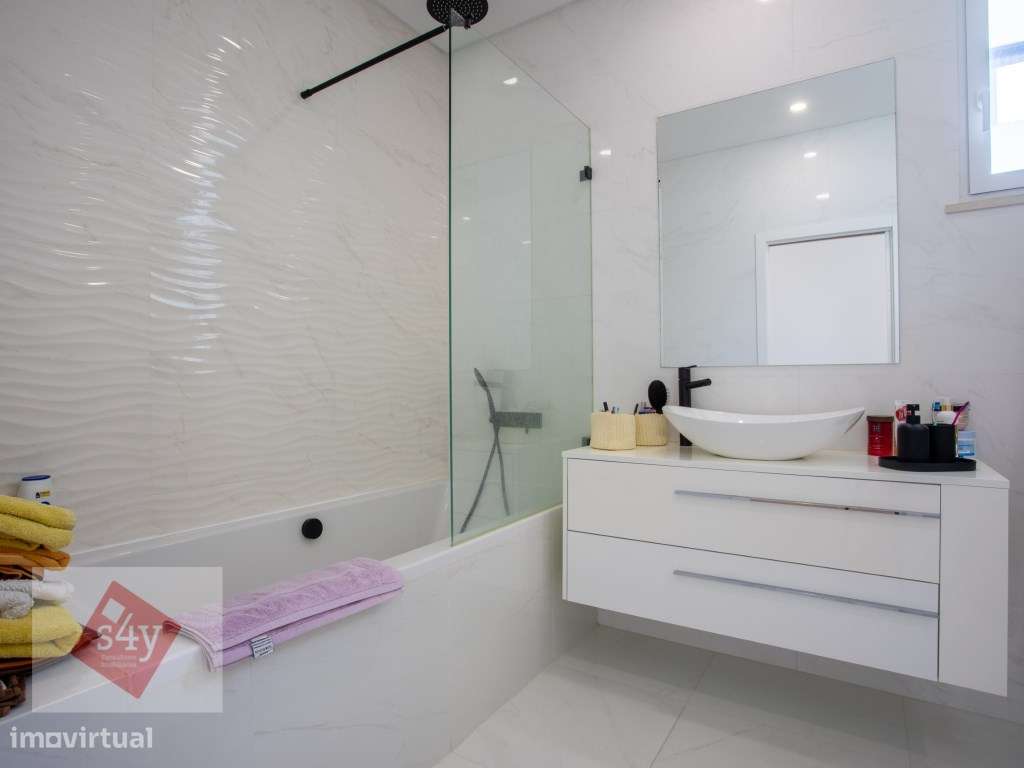 Moradia em Belverde - Piscina e Garagem!-28