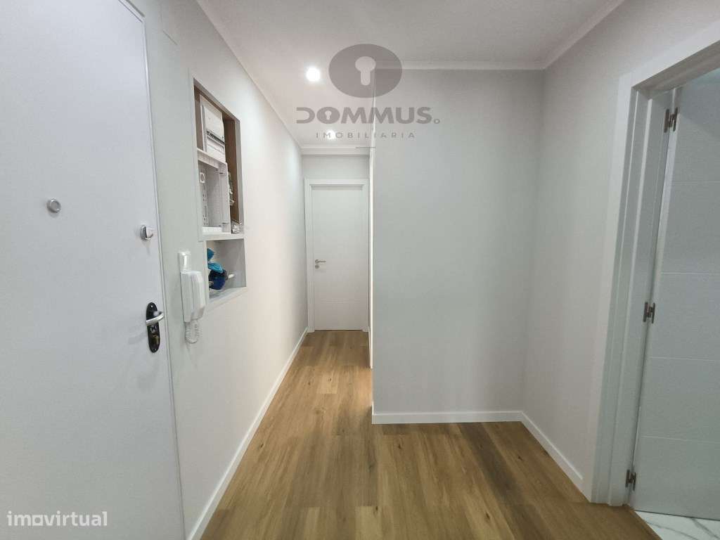 Apartamento T2+1 Renovado na Buraca-8