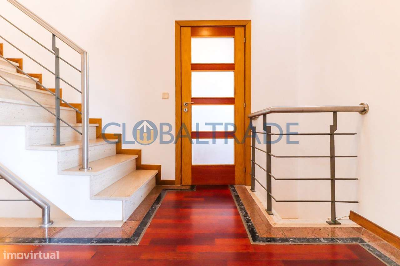 Moradia T3 com Terraço em Valbom-25