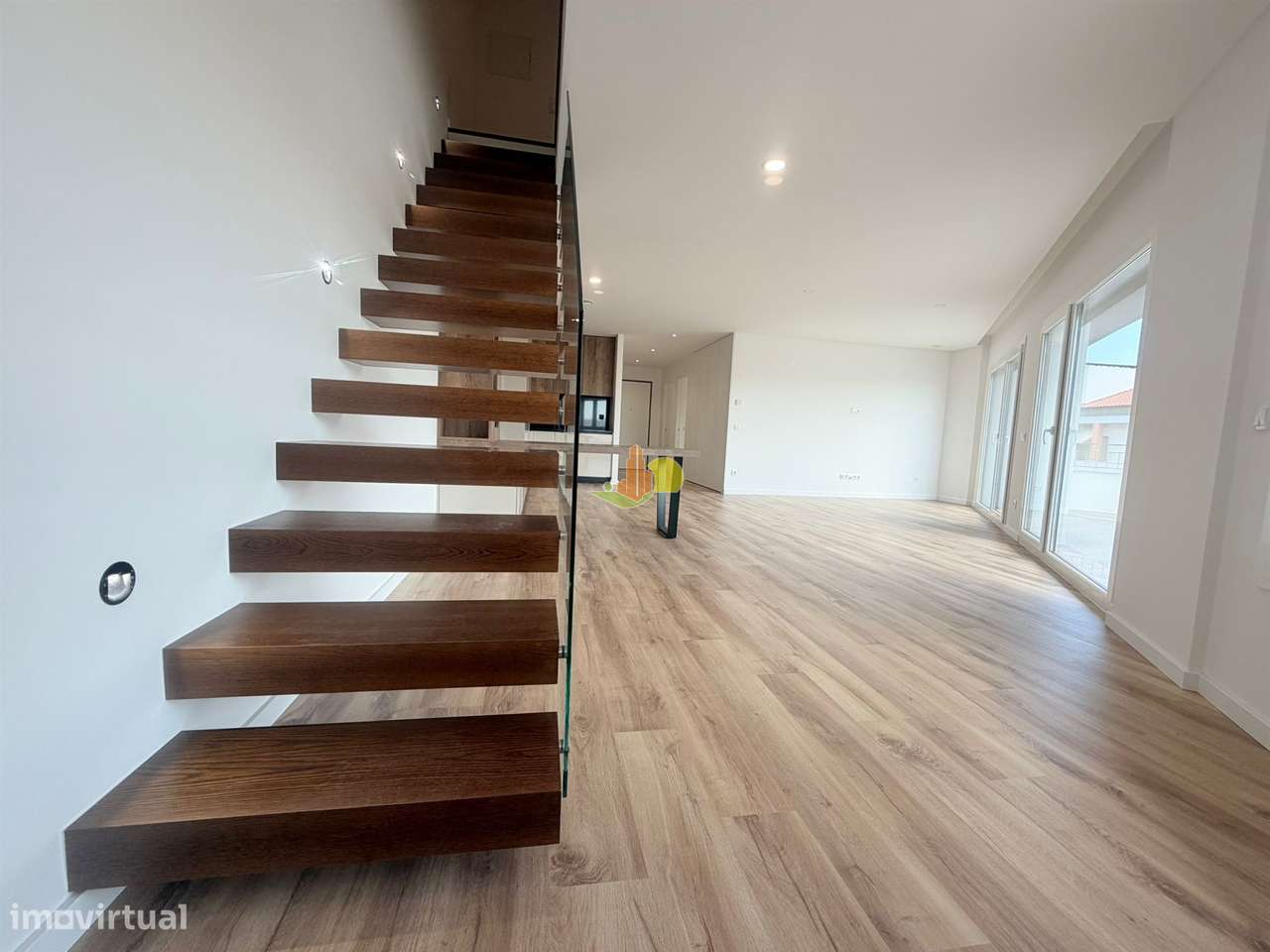 T2+2 Duplex com Garagem Dupla-24
