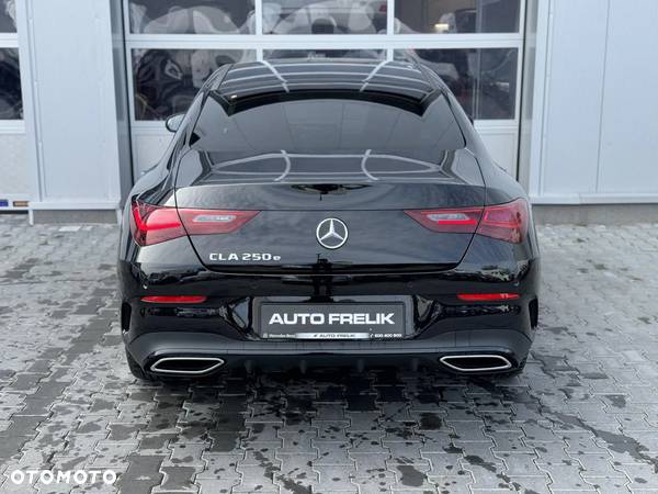 Mercedes-Benz CLA 250 e PHEV AMG Line 8G-DCT - 10