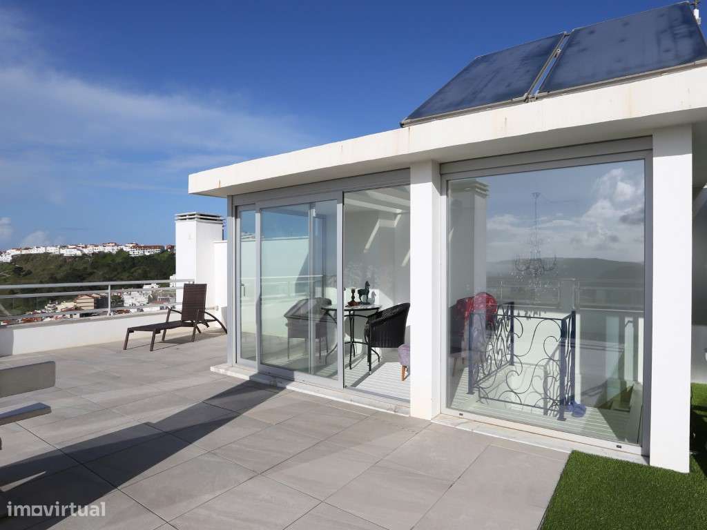 Penthouse T2 com vista panorâmica de mar e terraço privado em condo...-30
