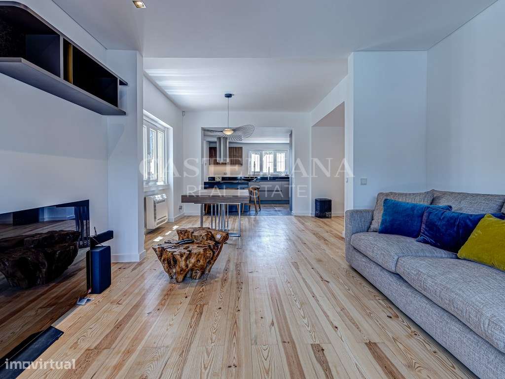 Moradia T5 renovada com excelente exposição solar, em Caxias - Grande imagem: 5/28