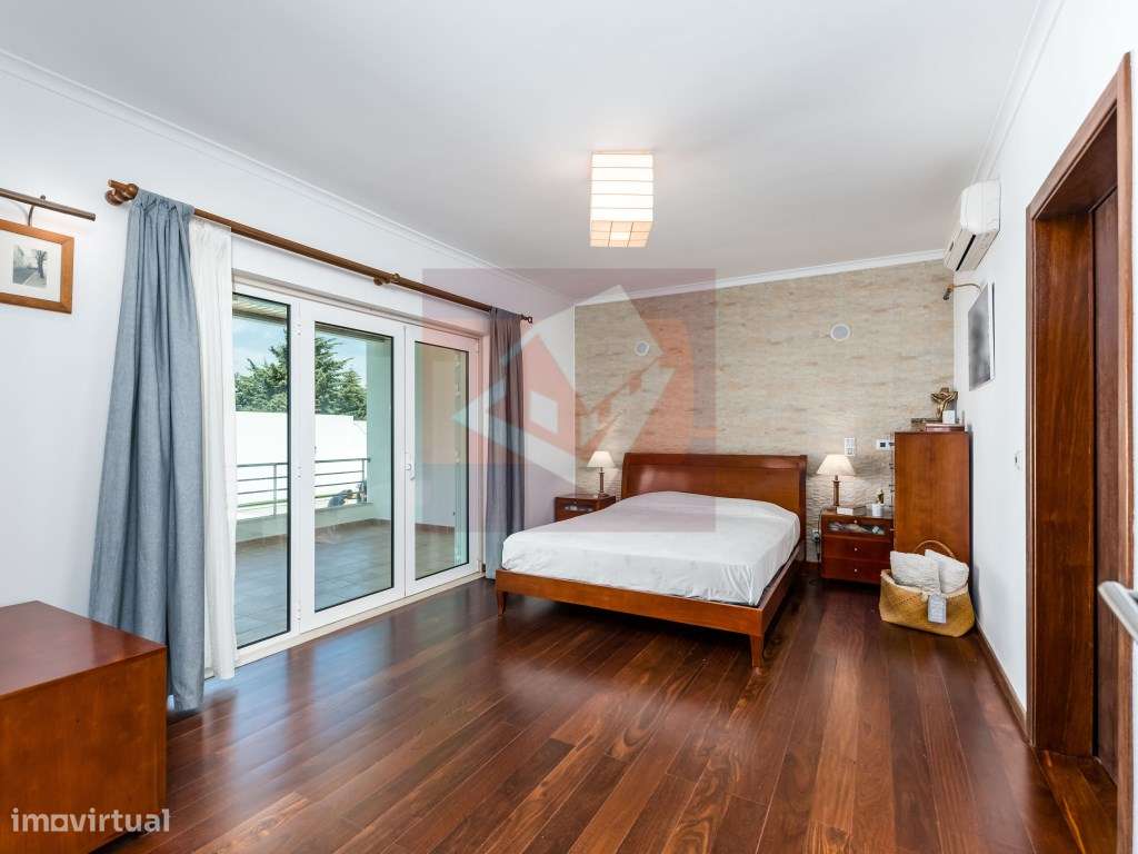 Moradia V5 com piscina em Caneças-17