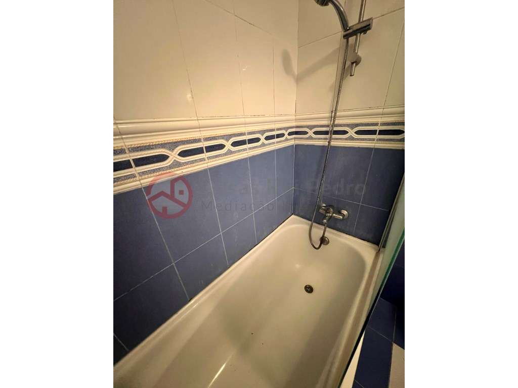 Apartamento T3 com garagem e arrecadação em Santa Marta do Pinhal, ...-42