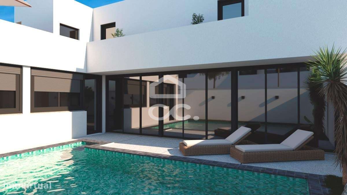 Moradia V4 na avenida principal de Pataias - Grande imagem: 5/17