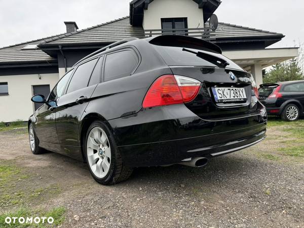 BMW Seria 3 320i - 11