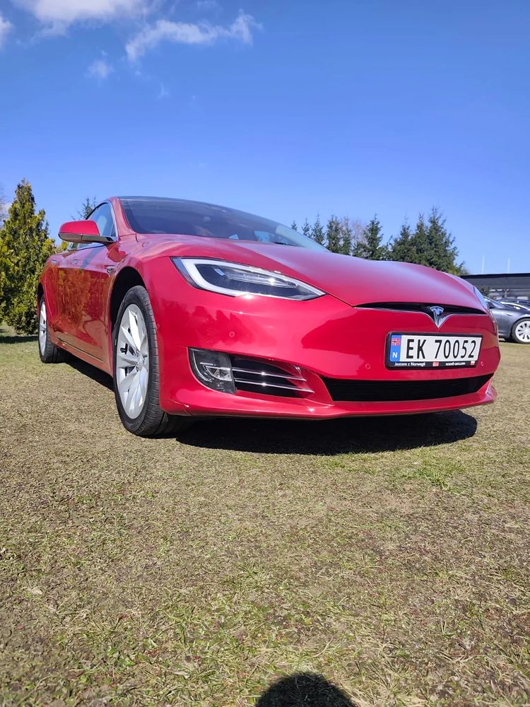 Tesla Model S 2018