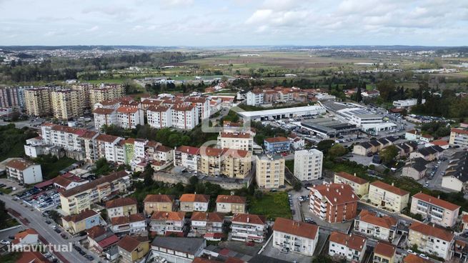Apartamento T3 com terraço e arrumos em Eiras.-18