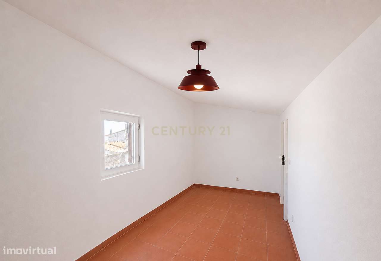 Moradia T3 Totalmente Reabilitada com Terraço Panorâmico de 360º sobre-9
