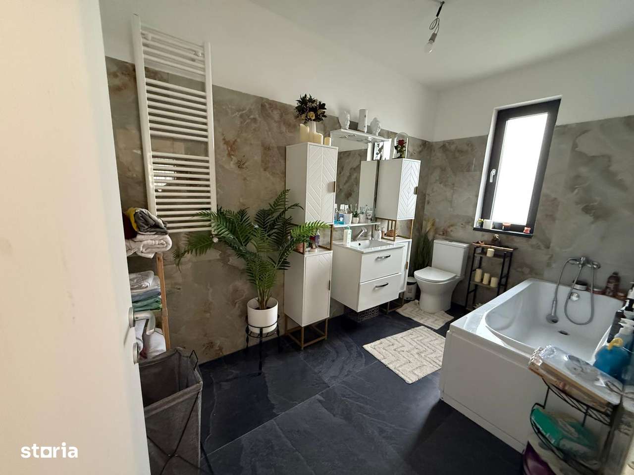 < Casa individuala P+1E > 4 camere 2 bai teren 405mp MUTARE IMEDIATA-10