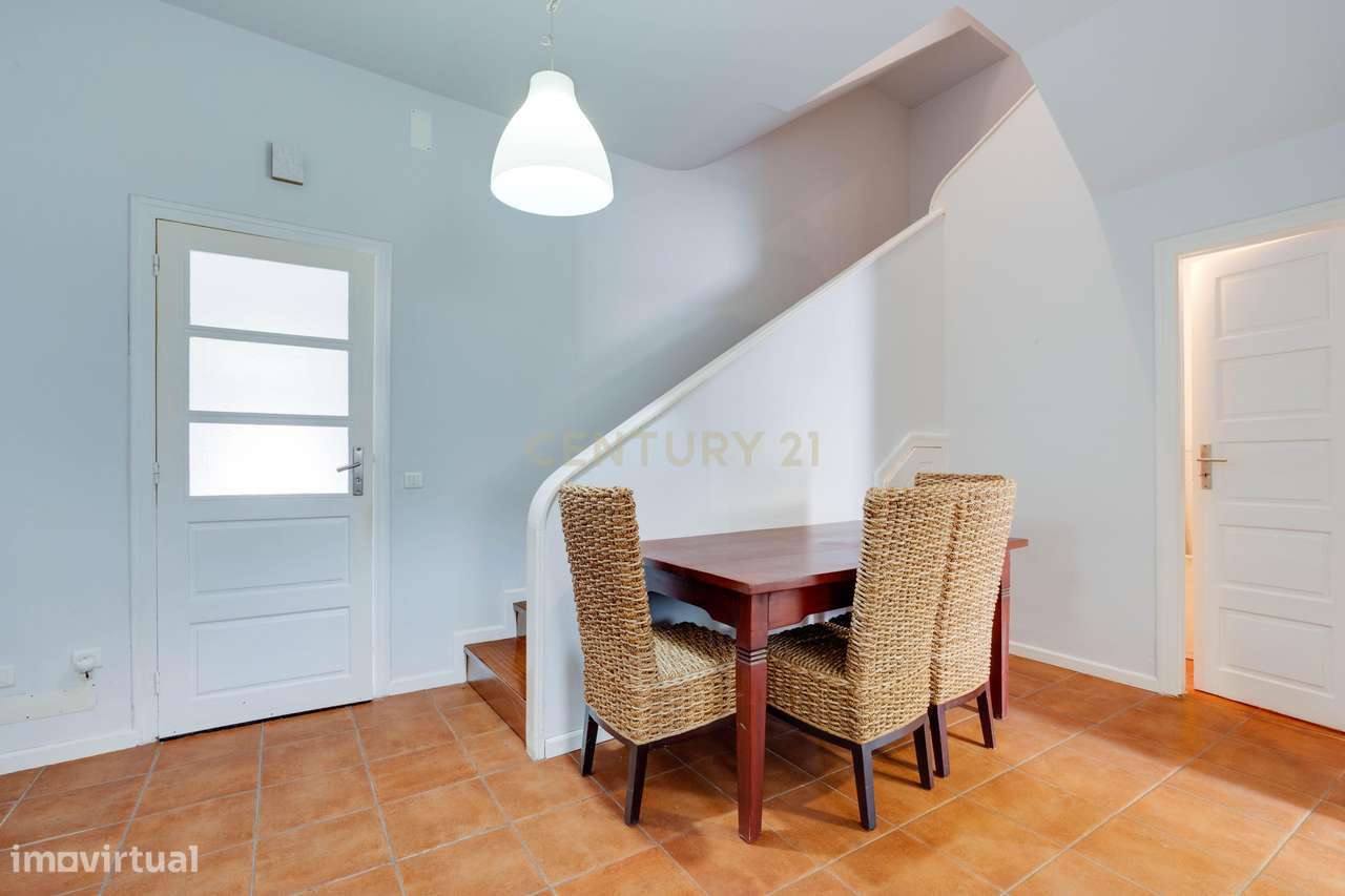 Moradia Geminada T6 com Logradouro | Marquês – Porto-10