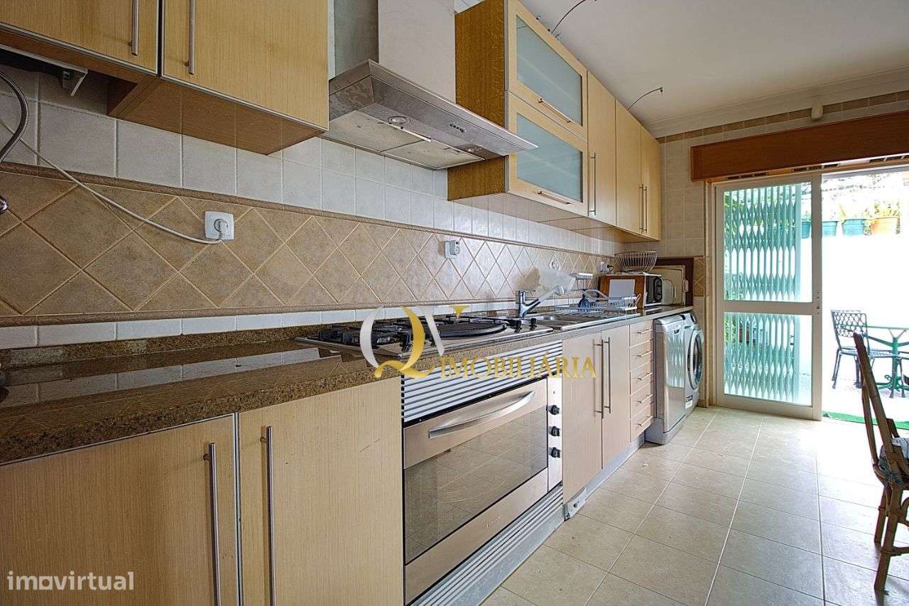 Excelente Moradia V4 para venda sita nos Jardins da Parede-31