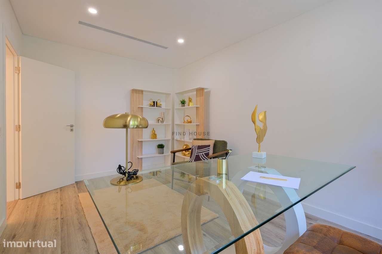 Moradia T4 de Luxo Totalmente Remodelada na Herdade da Aroeira-31