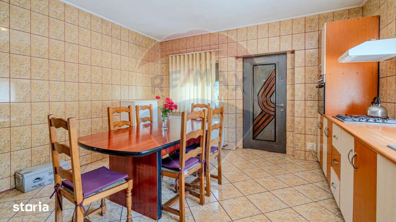 Vila rezidential/ pensiune/ gradina de vis/sera/ panouri/ Sanpetru! - Imagine principală: 4/20