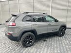 Jeep Cherokee - 9