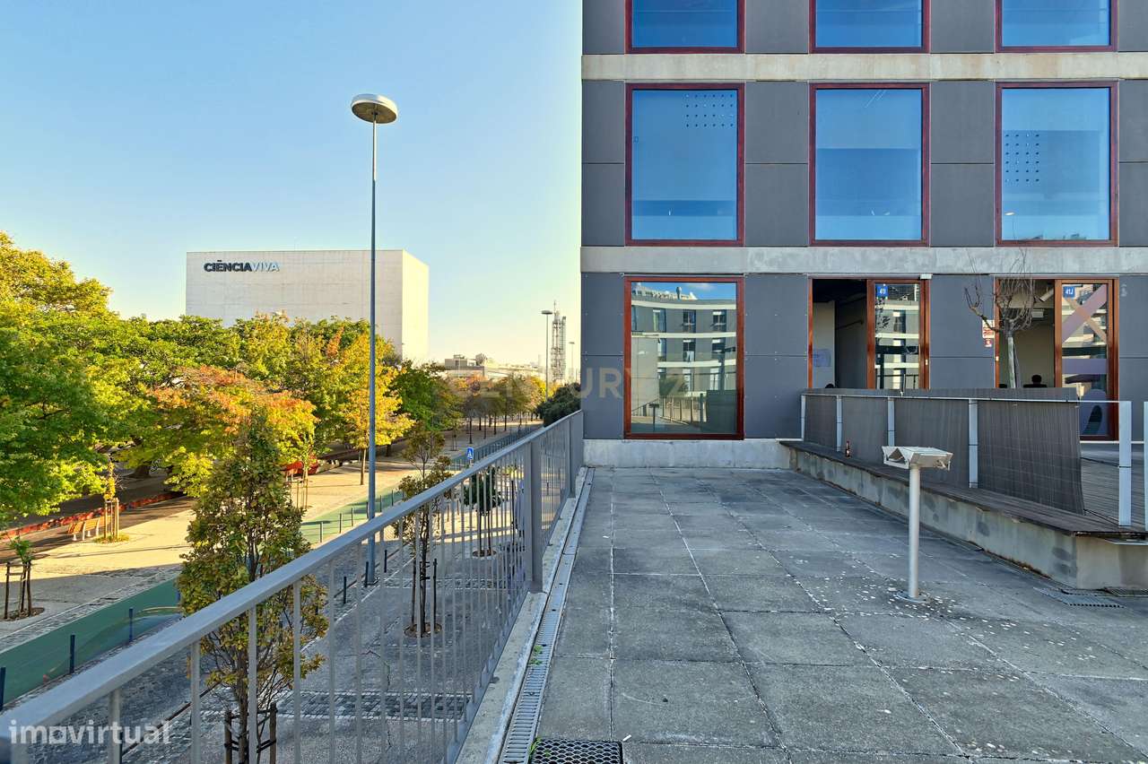 Trespasse de Restaurante (270 m2 + 2 esplanadas + 9 lugares de estacio-26