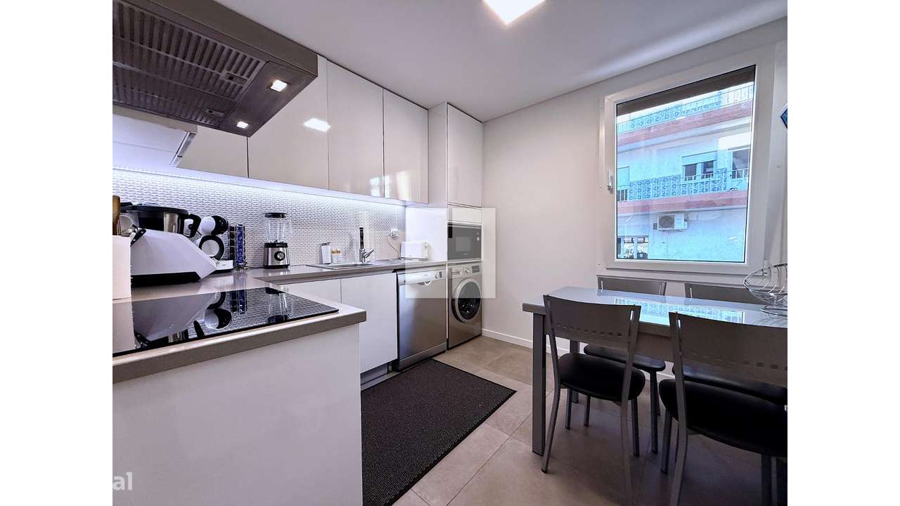 Apartamento T3 Seminovo c/ Terraço-20