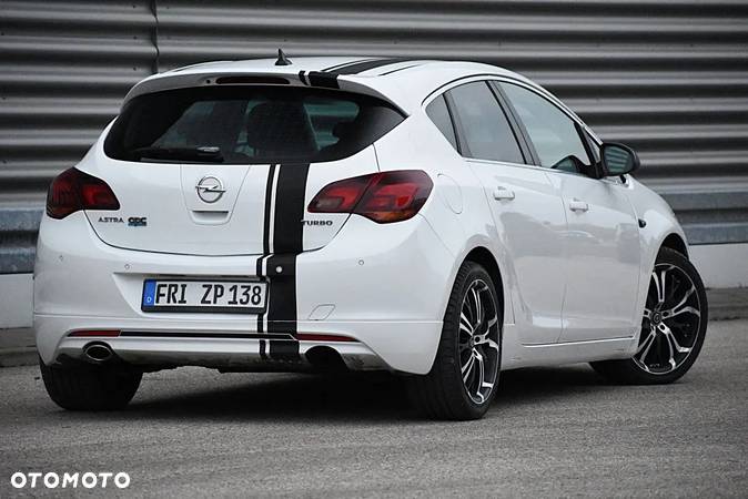 Opel Astra 1.6 Turbo Sport - 11