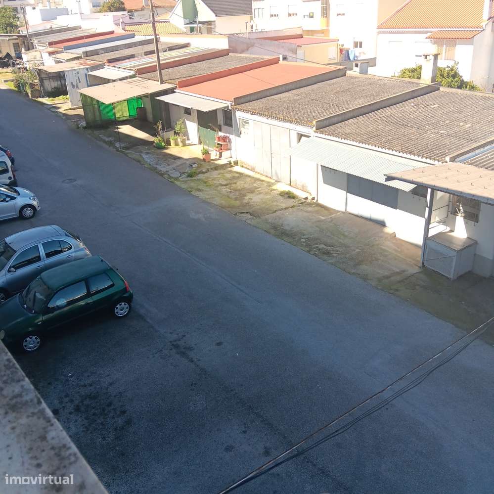 Apartamento T2 com varanda e bom potencial - Grande imagem: 4/30